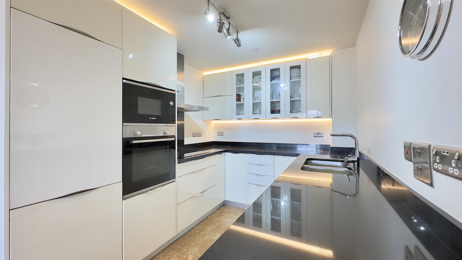Image of Apartment - 1 Bedrooms - 1 Bathrooms for Sale in Ocean Spa Plaza-Gibraltar, Image 3